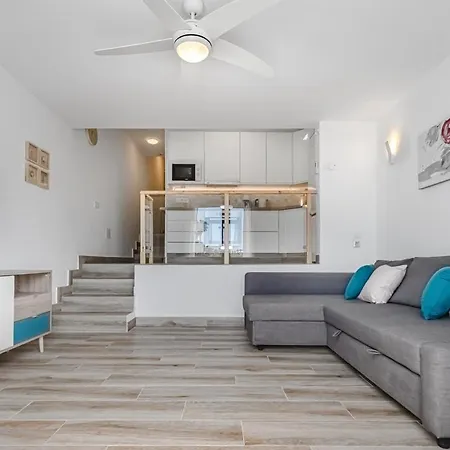 Fully Refurbished Holiday With Terrace Lägenhet *