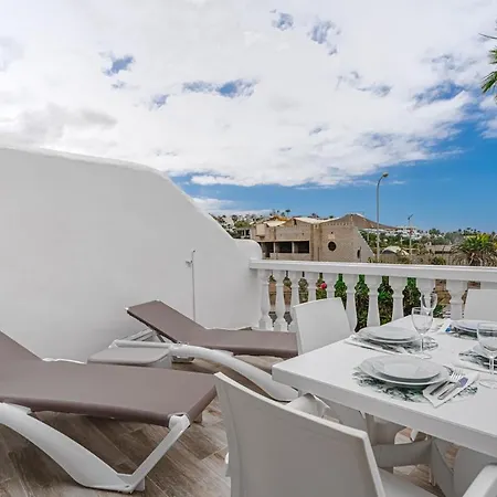Lägenhet Fully Refurbished Holiday With Terrace